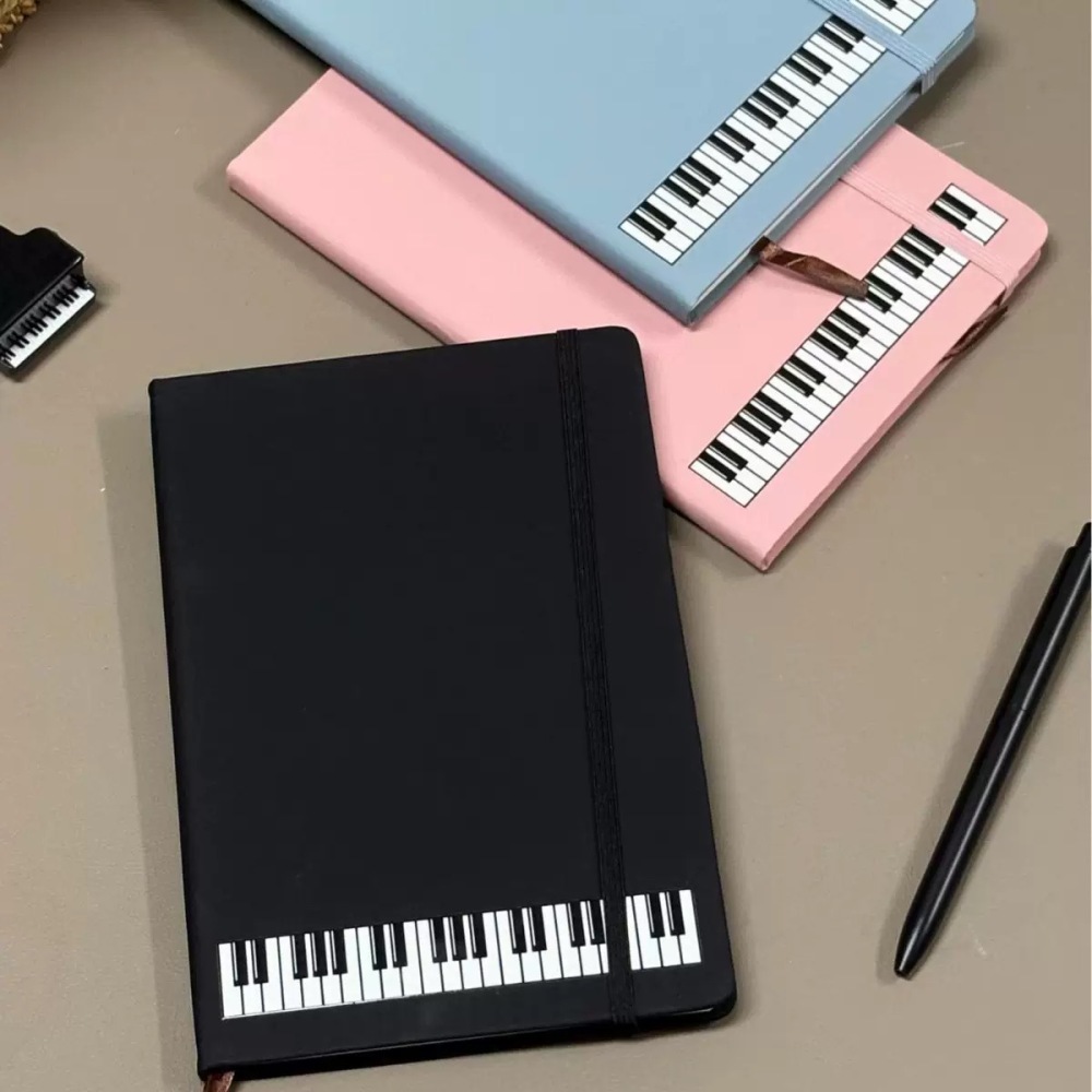 Blank Sheet Music Notebook - สมุดบันทึกธีมดนตรี สไตล์เปียโน สมุดไดอารี่ เครื่องเขียนสำหรับสำนักงานและการเรียน สมุดแพลนเนอร์ปกหนัง ของขวัญเครื่องเขียน